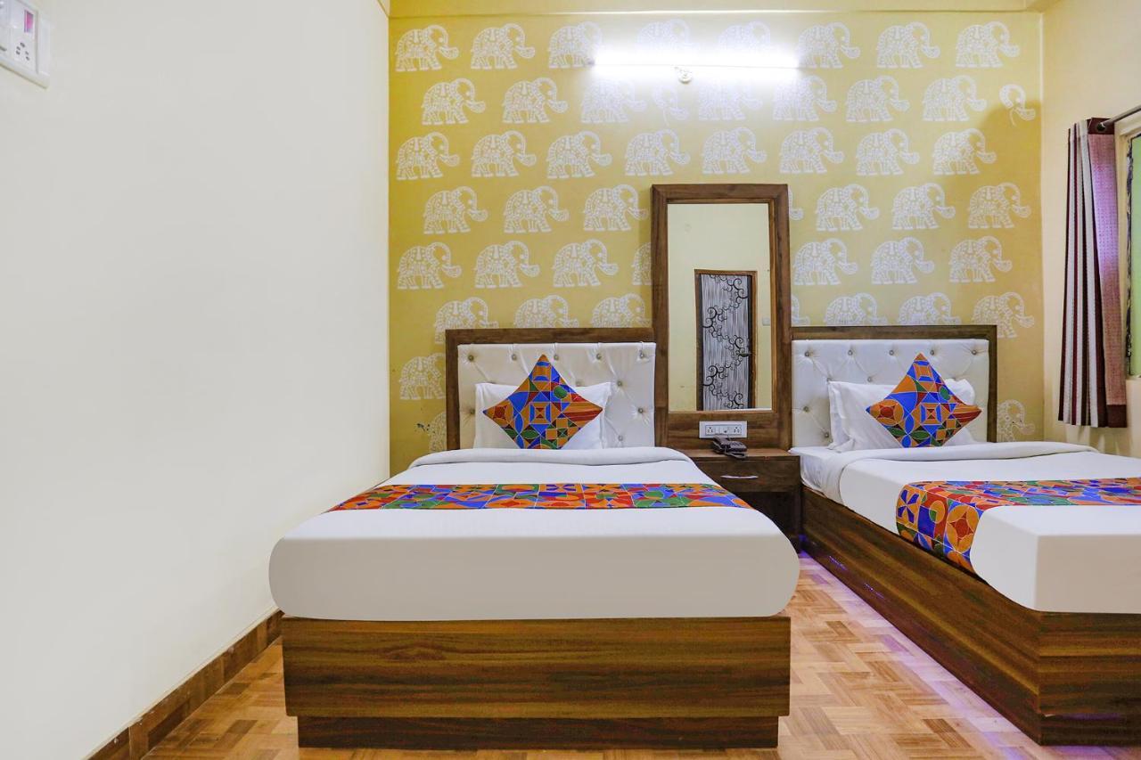 Fabhotel Shivam Palace Varanasi Exterior foto