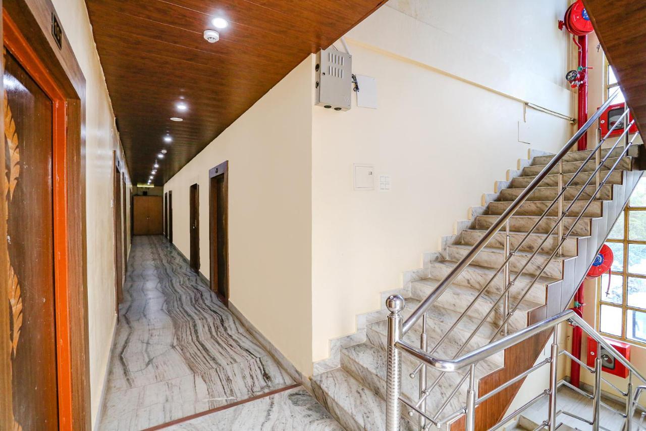 Fabhotel Shivam Palace Varanasi Exterior foto