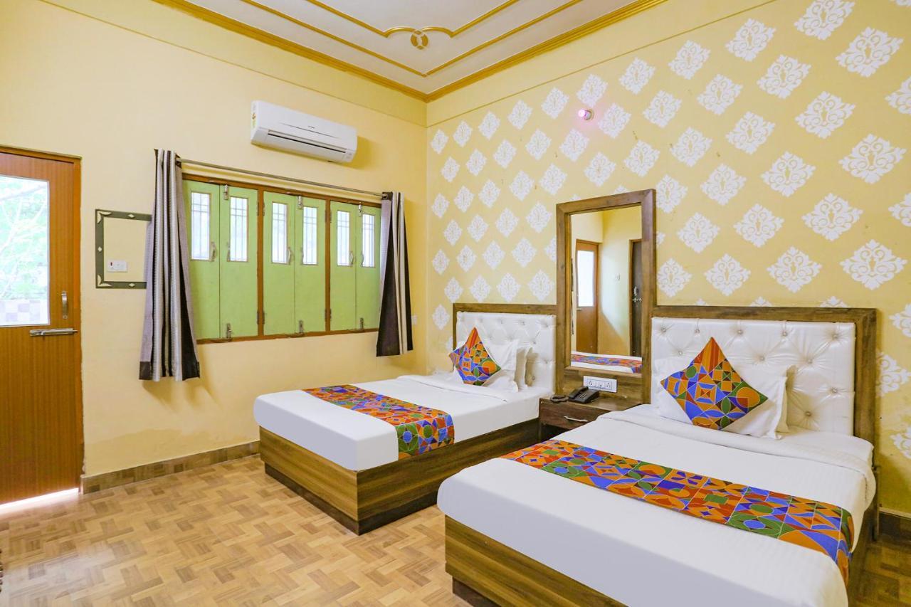 Fabhotel Shivam Palace Varanasi Exterior foto
